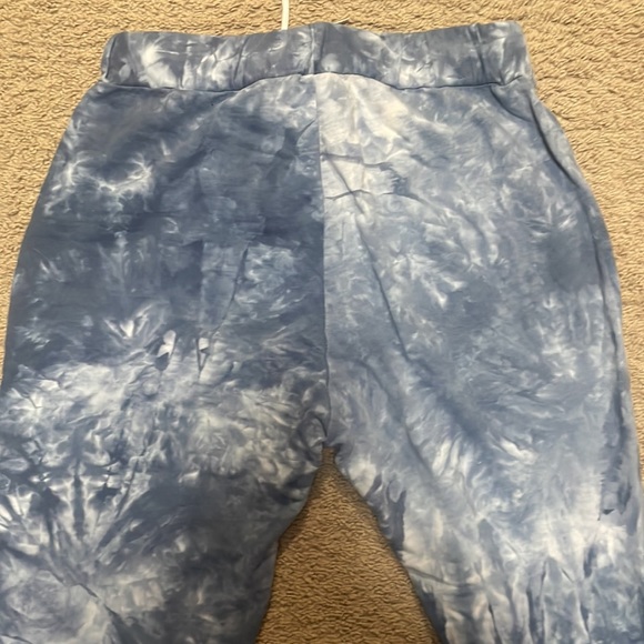 3/$40 High waisted. Tie dye jogger sweats medium - Picture 4 of 4